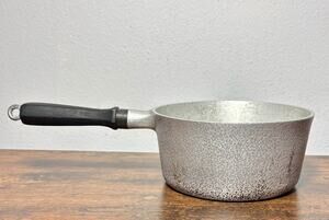 Vintage1950s Club Hammered Aluminum Saucepan 2 QT Silver Hammercraft Cookware